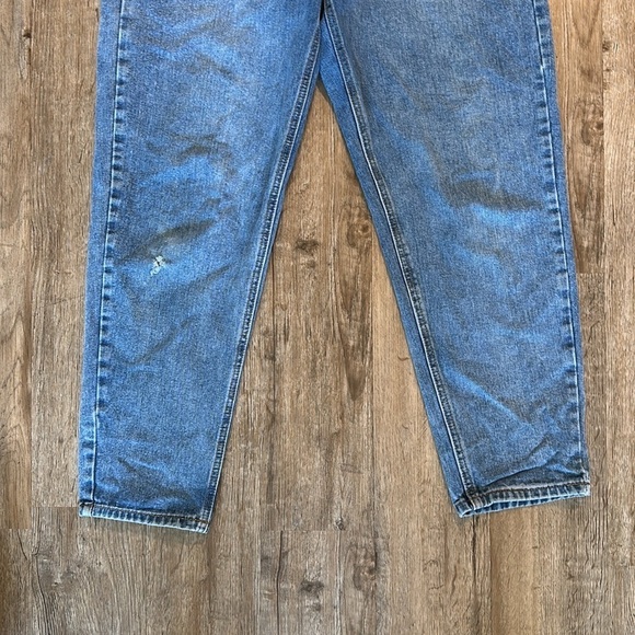 PRETTYLITTLETHING MOM JEANS SIZE(10) - Picture 2 of 7